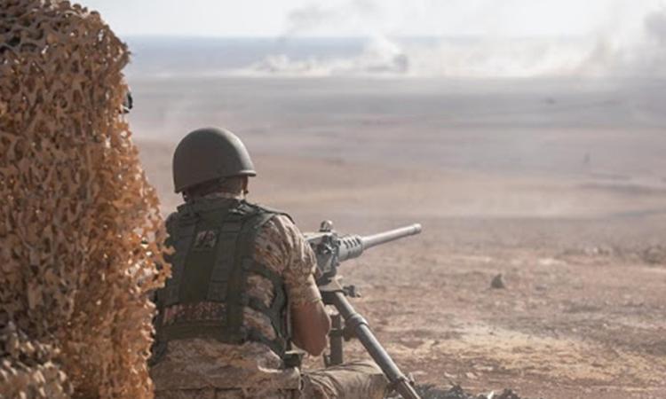 الجيش يضبط 3 اشخاص حاولوا التسلل عبر الحدود