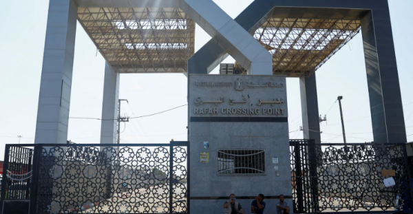 إسرائيل تستعد لفتح معبر رفح .. وتفتيش عن بُعد للمغادرين