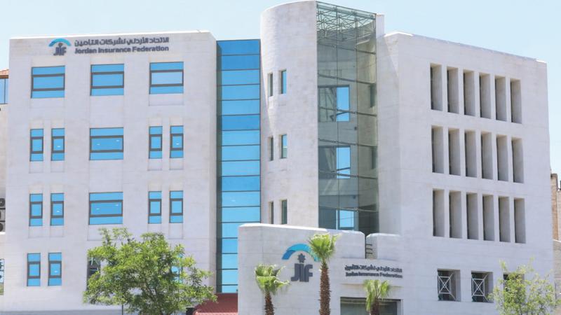 اتحاد التأمين يحذر من سماسرة منتشرين في مناطق ترخيص المركبات