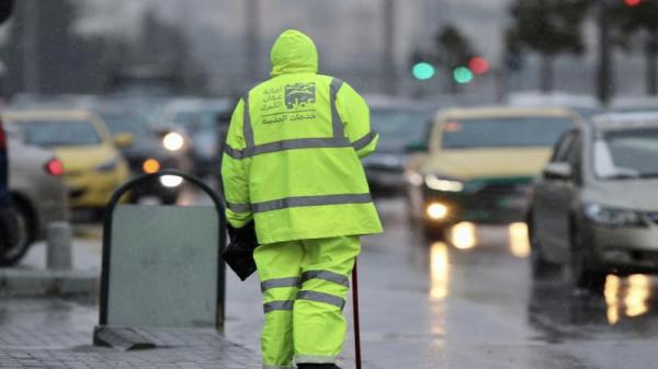 عامل وطن يعيد محفظة وأموال مفقودة لصاحبتها