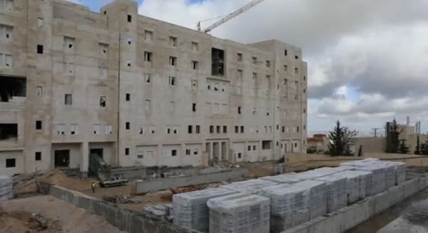 الملك يفتتح مستشفى الأميرة بسمة ويوجه لتأسيس مركز لعلاج السرطان في إربد