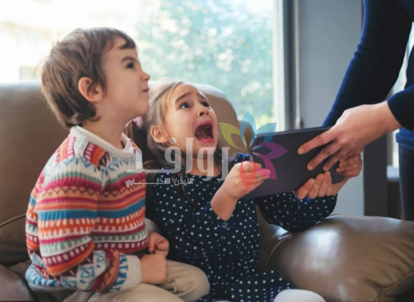 الحكومة: اتخاذ خطوات لحماية الأطفال من مخاطر اسخدام منصات التواصل