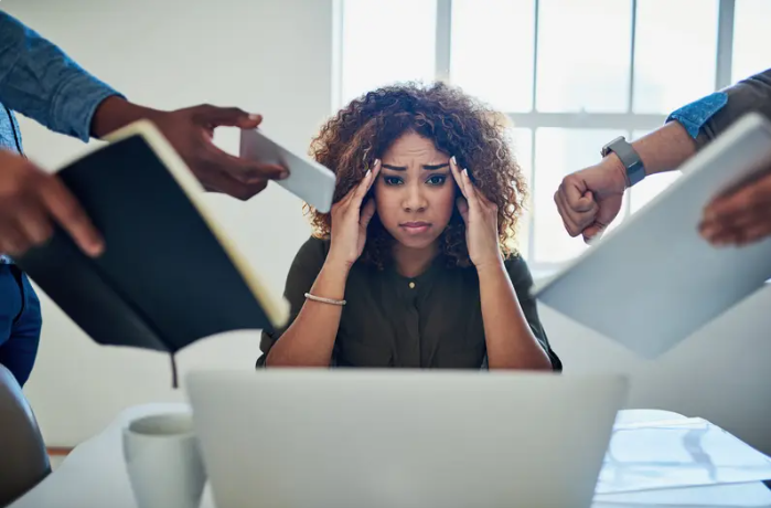 الصداع النصفي: مراحل متطورة من الانذار المبكر الى الارهاق