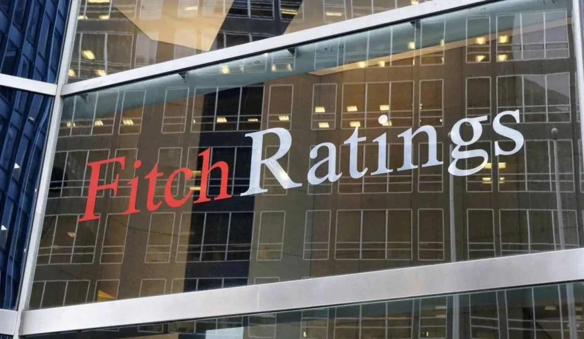 وكالة فيتش: تراجع إصدارات السندات والصكوك الخليجية بالدولار بسبب الحرب