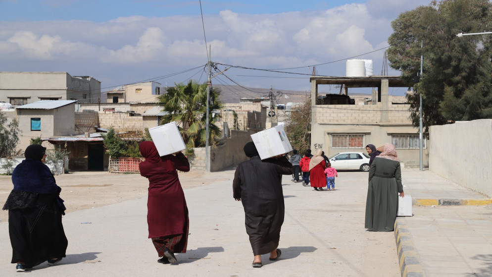 الخيرية الهاشمية توزع طرودا غذائية للاجئين الفلسطينيين