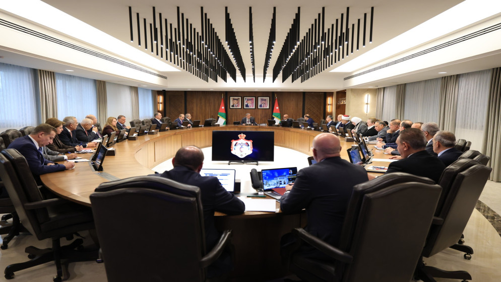 الحكومة تؤكد انفتاحها على مقترحات لتطوير قانون الضمان الاجتماعي