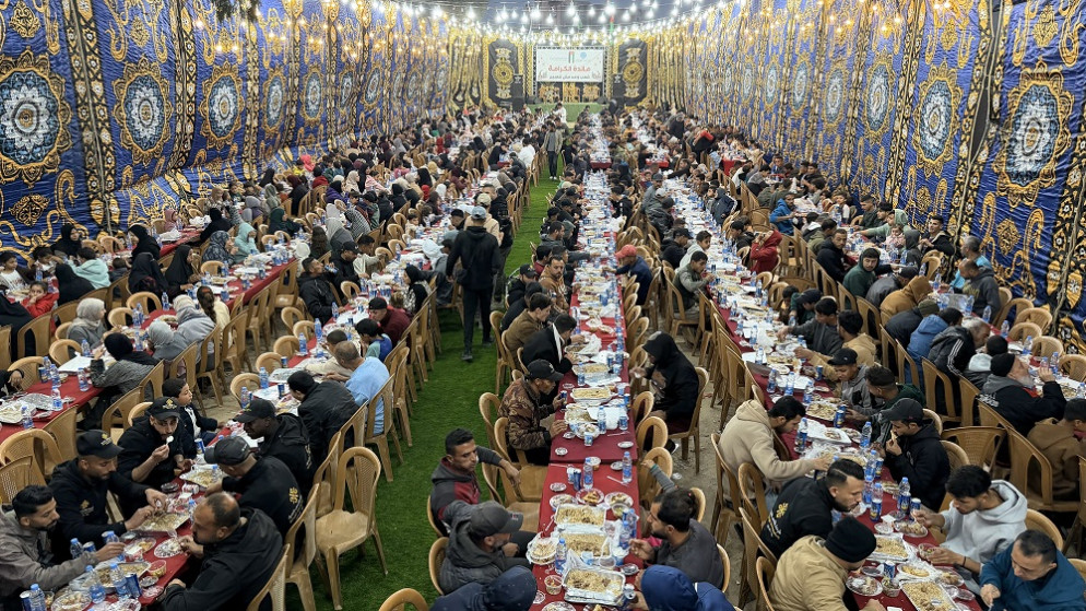 الاردن تنظم اكبر افطار جماعي للنازحين جنوب غزة