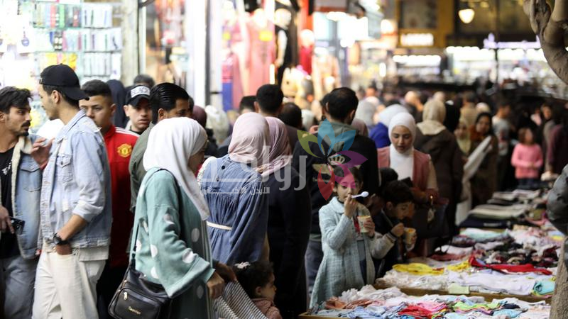 حركة تسوق نشطة لشراء الألبسة وسط أسعار اعتيادية