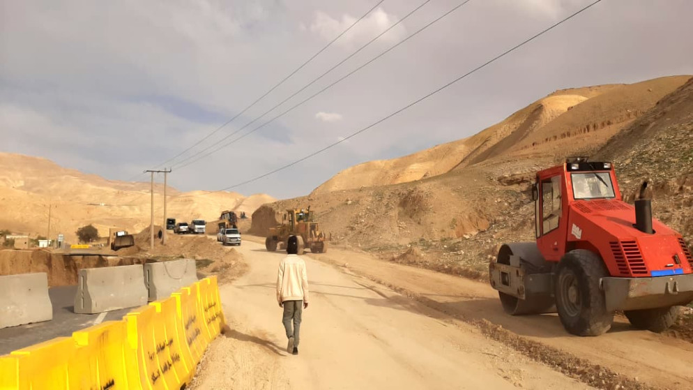 انهيار طريق الطفيلة الكرك بسبب السيول الجارفة