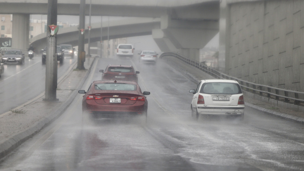 تحذيرات من سيول وعواصف رعدية تجتاح المملكة