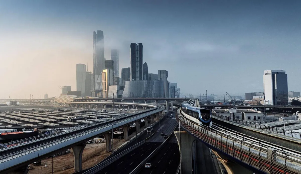 صمود الاقتصاد السعودي: سياسات مرنة وشرايين نقل بديلة في وجه أزمات هرمز