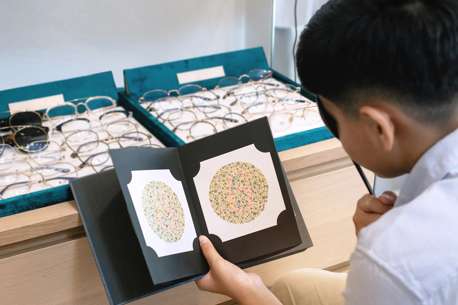 دراسة تحذر: عمى الالوان يزيد خطر الوفاة بسرطان المثانة