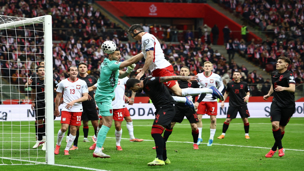بولندا تهزم البانيا وتتاهل لنهائي الملحق الاوروبي لكاس العالم