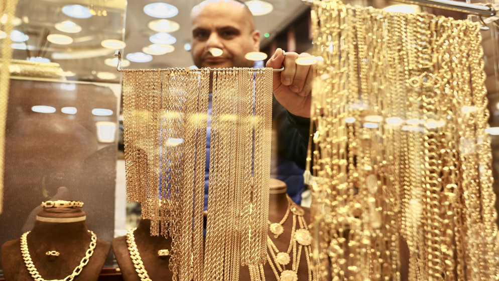 سعر الذهب عيار 21 يسجل 96.7 دينارا في السوق الاردنية