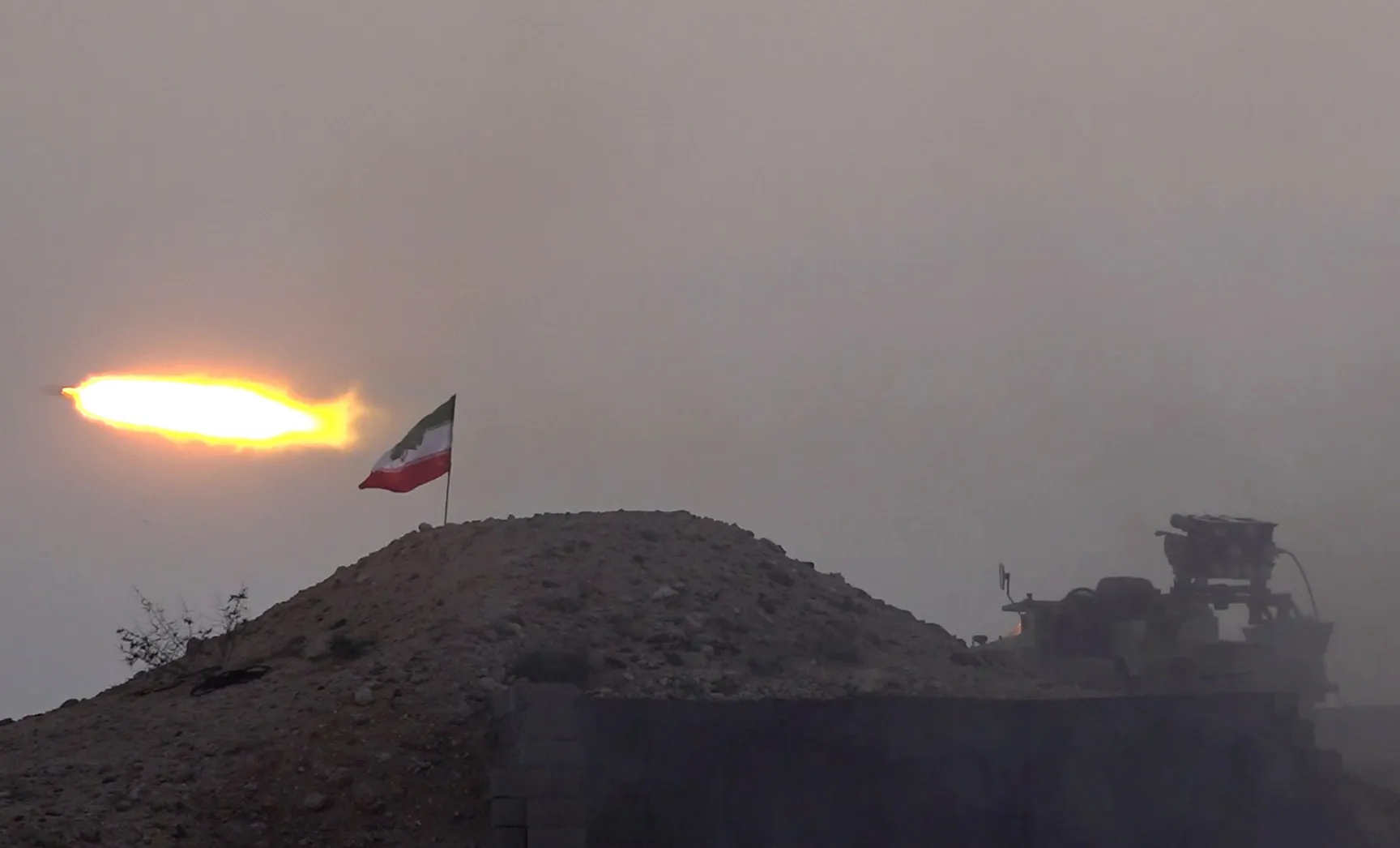 تحالف دولي يلوح بضغوط اقتصادية على ايران لفتح مضيق هرمز