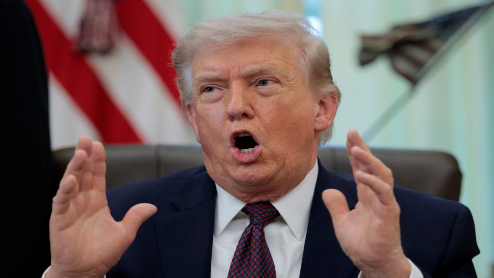 ترامب يهدد بضربات محددة وانسحاب سريع من إيران