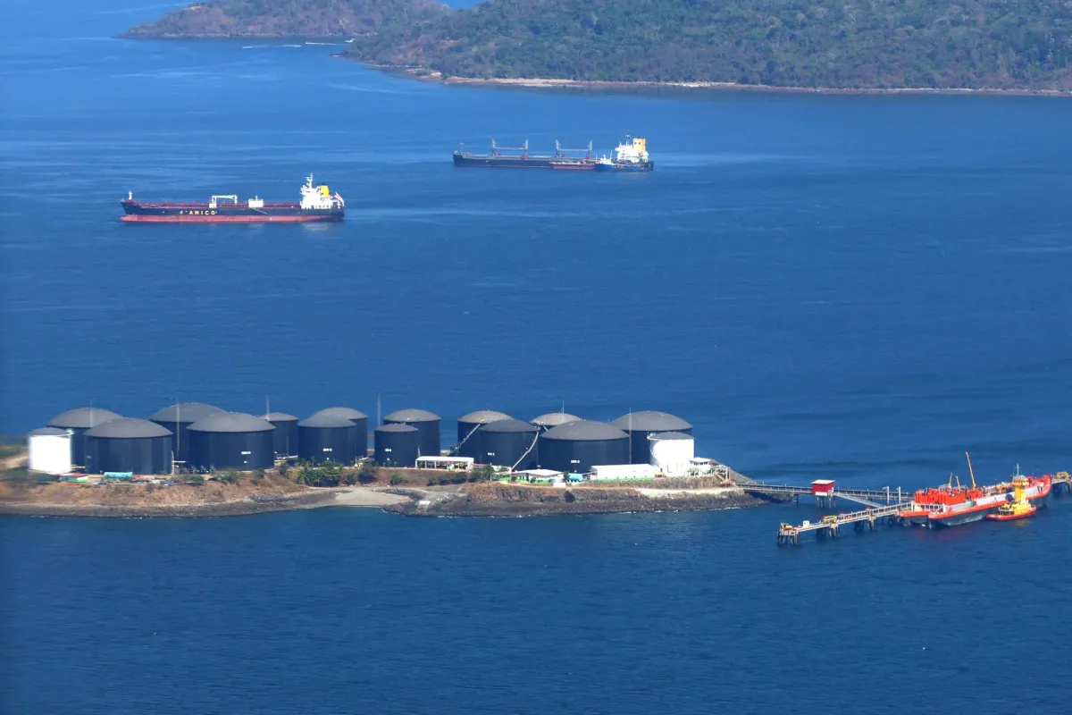 قفزة كبيرة باسعار النفط تتجاوز 106 دولارات للبرميل بعد تهديدات ترامب لايران