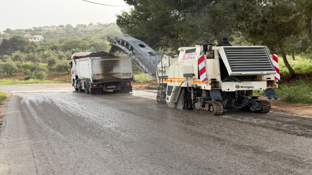 الاشغال تطلق مشروع صيانة طرق الزرقاء بتكلفة نصف مليون دينار