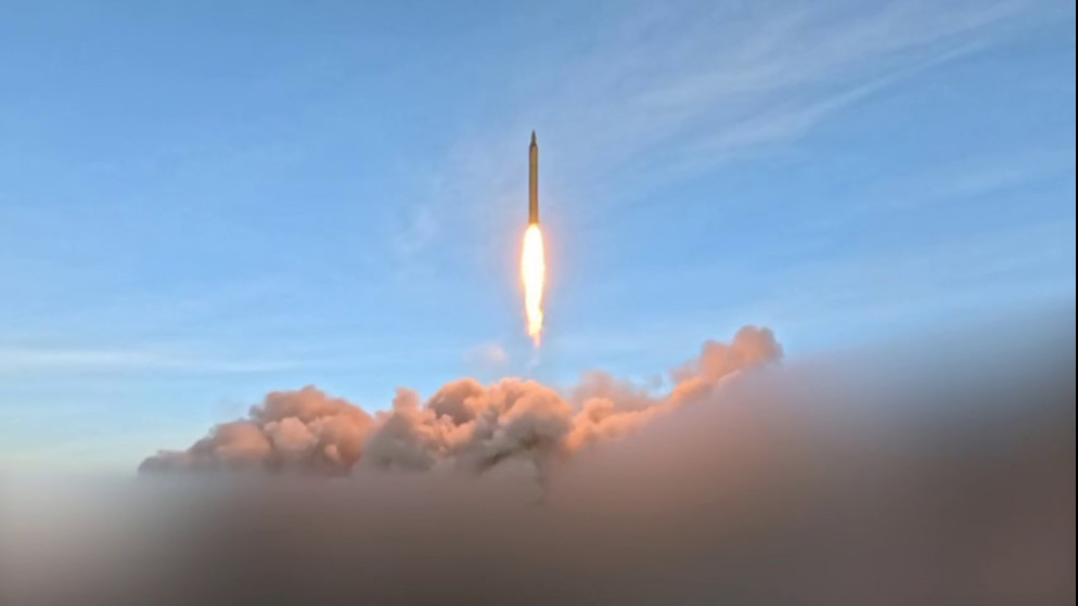 الحرس الثوري الإيراني يهدد برد قاس على استهداف البنى التحتية