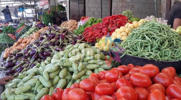 أسعار الخضار والفواكه في السوق المركزي الاربعاء