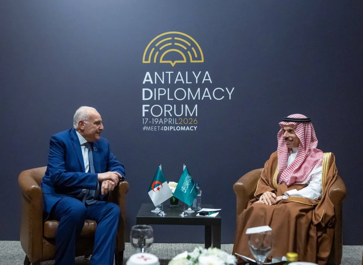 السعودية والجزائر تبحثان التطورات الإقليمية في منتدى أنطاليا