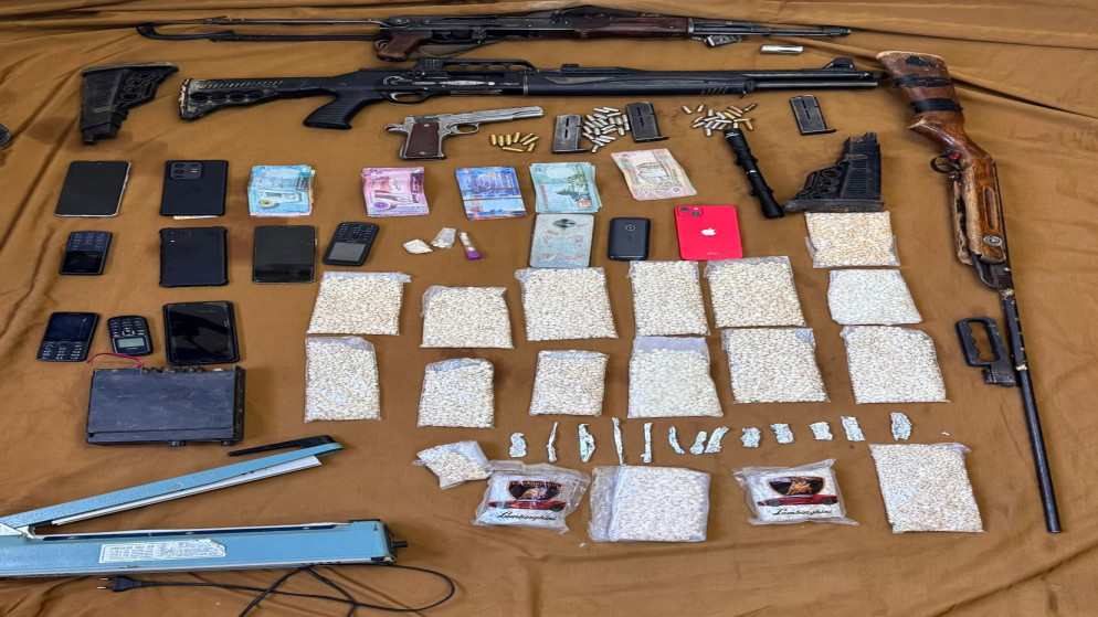 حملة مكافحة المخدرات تسقط 10 متهمين بينهم عناصر خطرة في قبضة الأمن