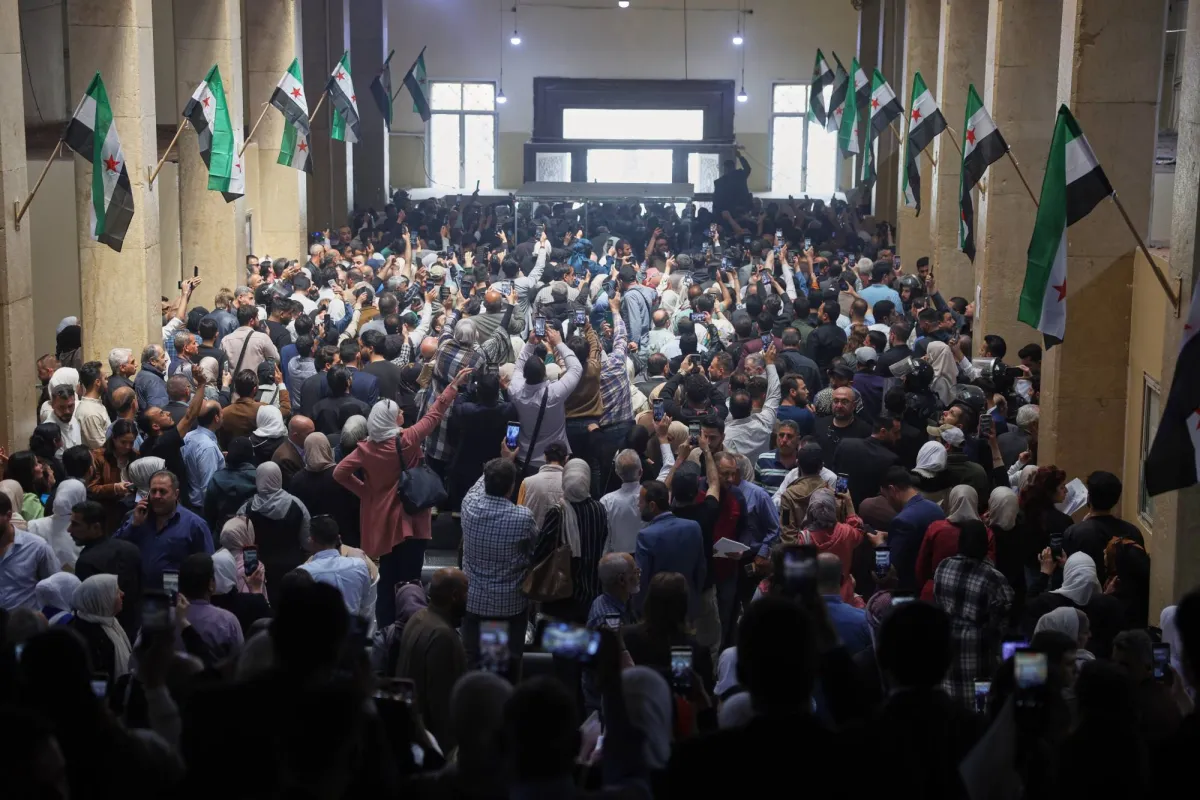 محاكمة رموز نظام الاسد: استجوابات وتهم في جلسة علنية بدمشق