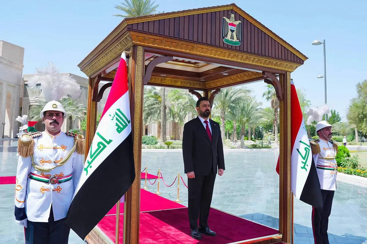 علي الزيدي يتولى رسميا رئاسة الوزراء في بغداد