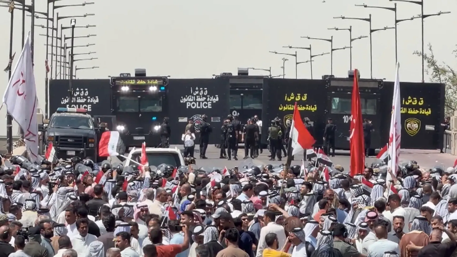 حكومة الزيدي تواجه غضبا شعبيا وتحديات اقتصادية في العراق