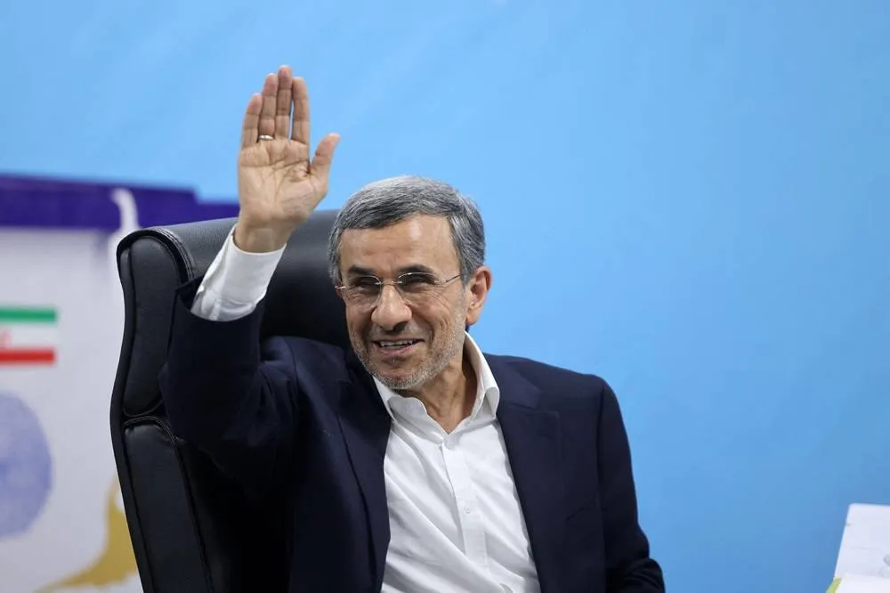 خطة امريكية اسرائيلية لاعادة احمدي نجاد الى السلطة في ايران