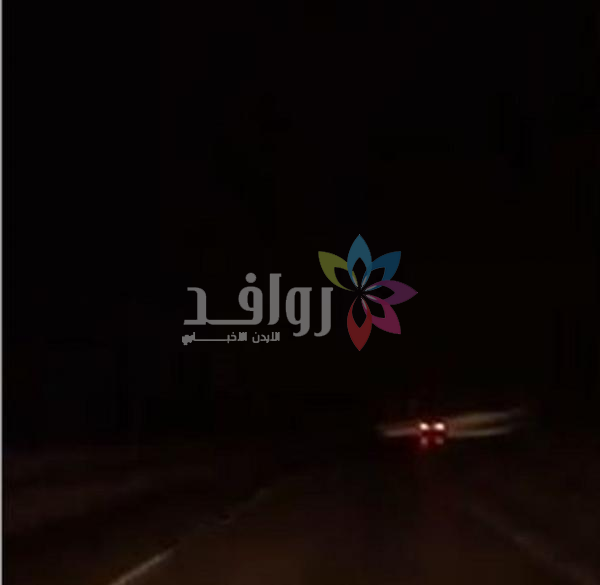 سرقة كابلات كهربائية تغرق طريق البحر الميت في الظلام