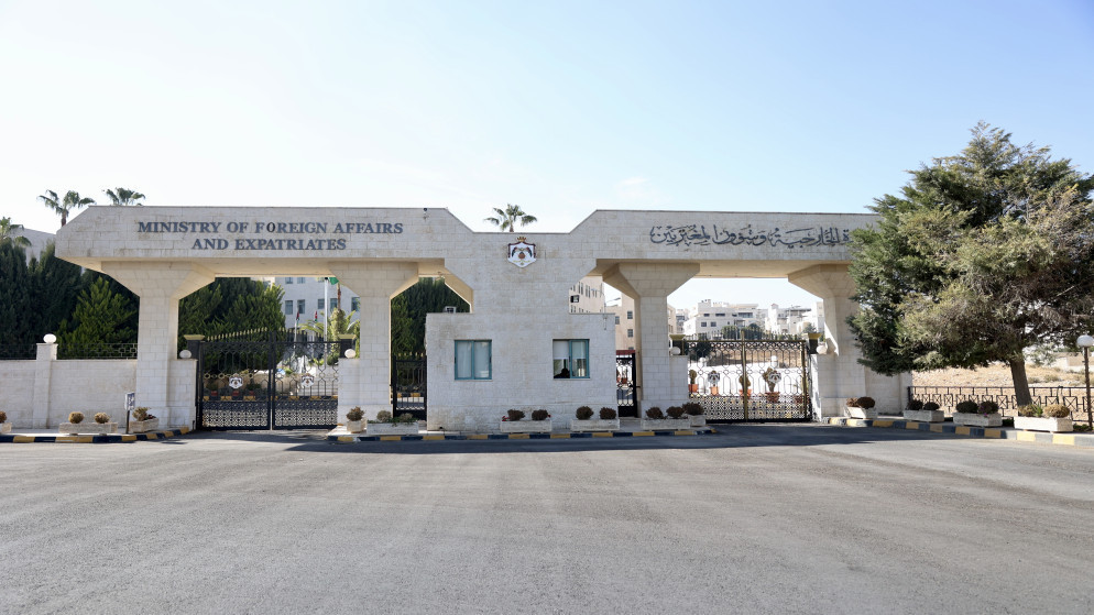 الصفدي ونظيره الكويتي يبحثان تعزيز الاستقرار وخفض التوتر الاقليمي