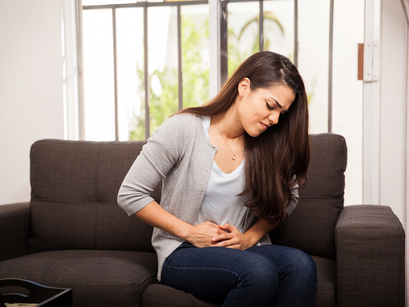 اسباب عسر الهضم وطرق العلاج الفعالة لصحة جهازك الهضمي
