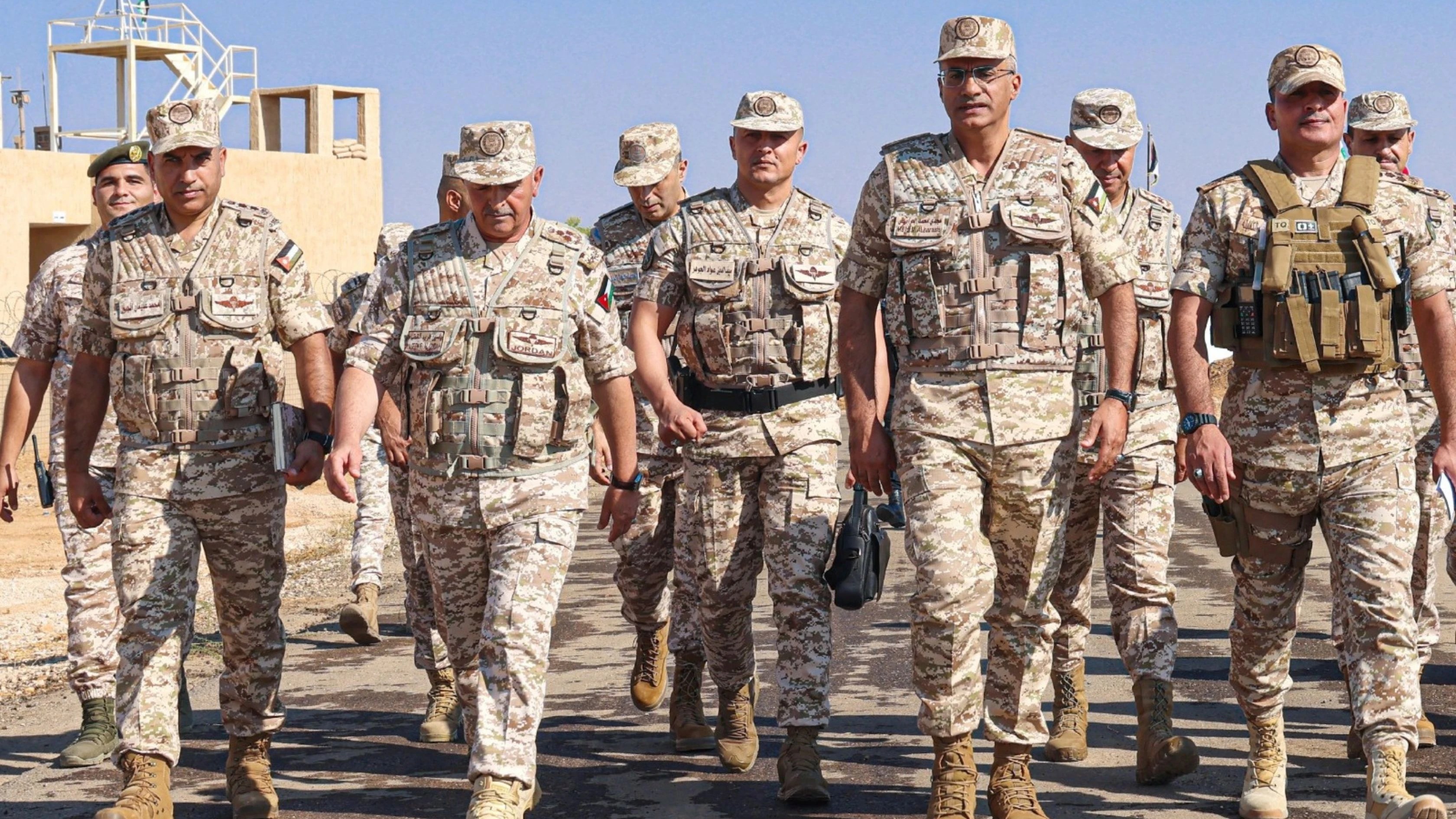رئيس هيئة الاركان يشدد على رفع الجاهزية القتالية لحماية حدود الاردن