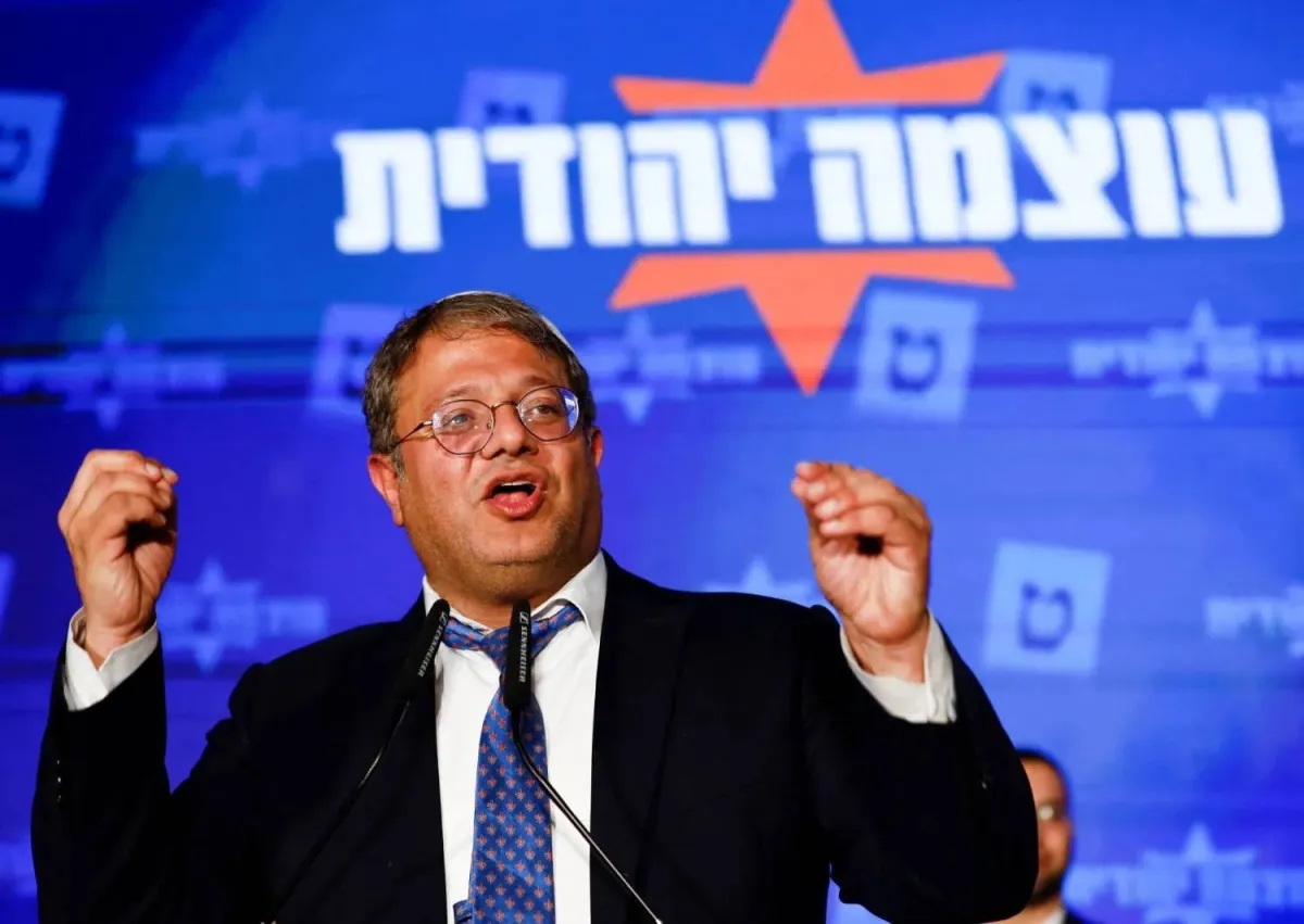 بن غفير يثير جدلا واسعا بنشر مشاهد تنكيل بحق الاسرى الفلسطينيين