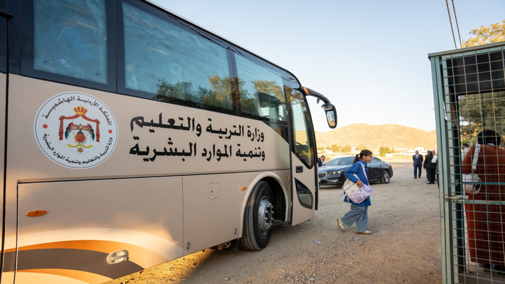 توسع كبير في مشروع النقل المدرسي المجاني لتعزيز استقرار الطلبة