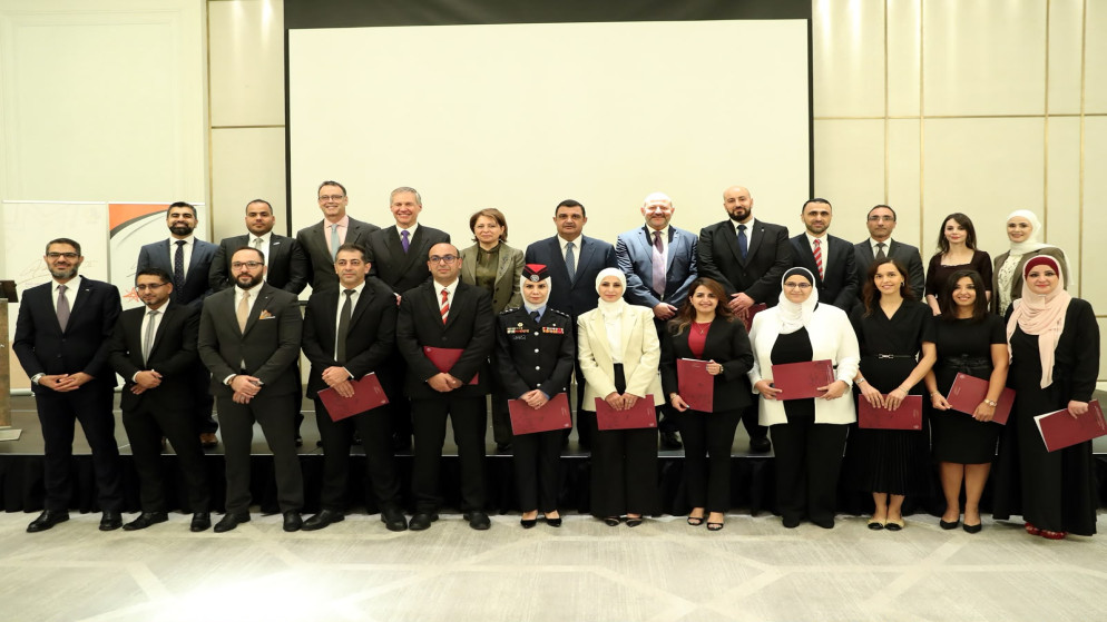 تخريج دفعة جديدة من قيادات القطاع العام ضمن مشروع تطوير الخدمة المدنية