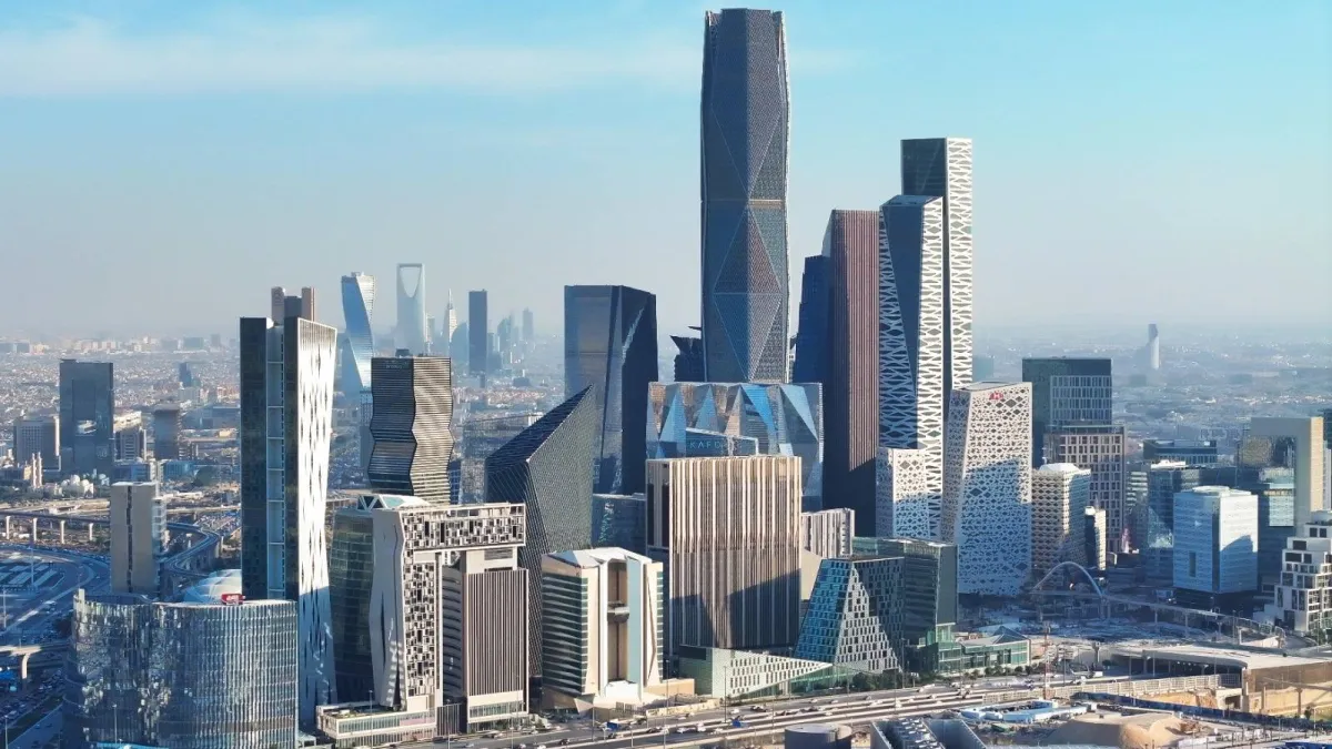الاقتصاد السعودي يواجه تقلبات الطاقة بتضخم مستقر وتوقعات نمو قوية