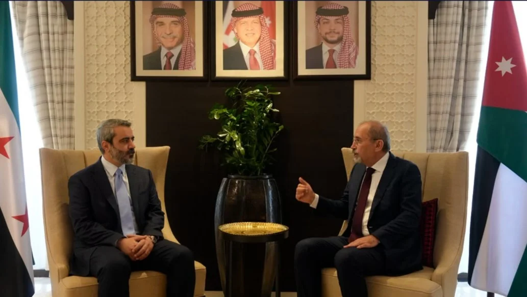 مباحثات دبلوماسية مكثفة بين الاردن وسوريا في العقبة لتعزيز التعاون الثنائي