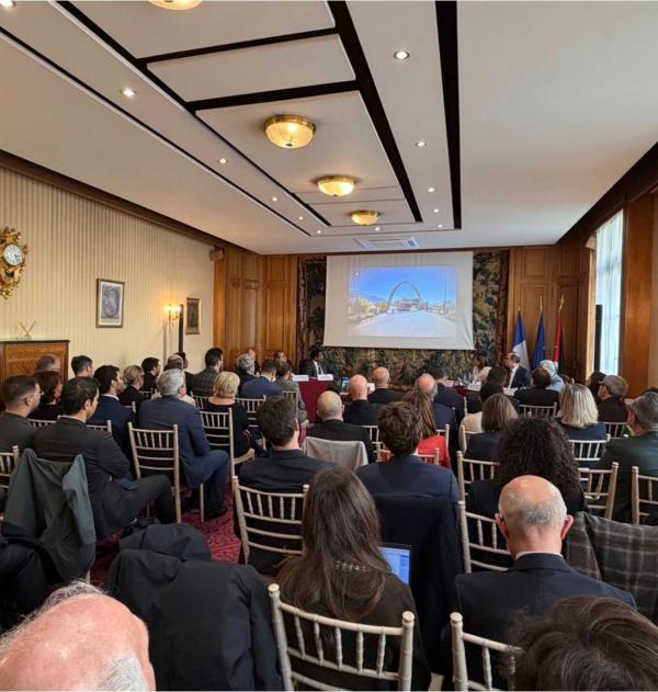 وفد وزاري يقود حراكا في باريس تمهيدا لمؤتمر الاستثمار الأردني  الأوروبي