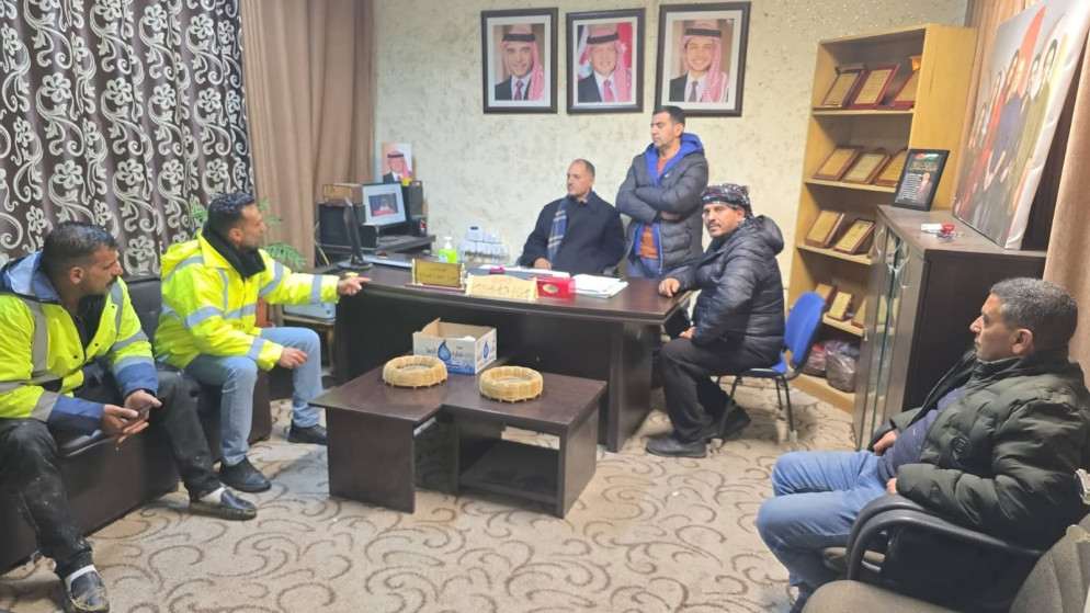 رئيس بلدية الطفيلة يوجه بصيانة الطرق المتضررة جراء السيول