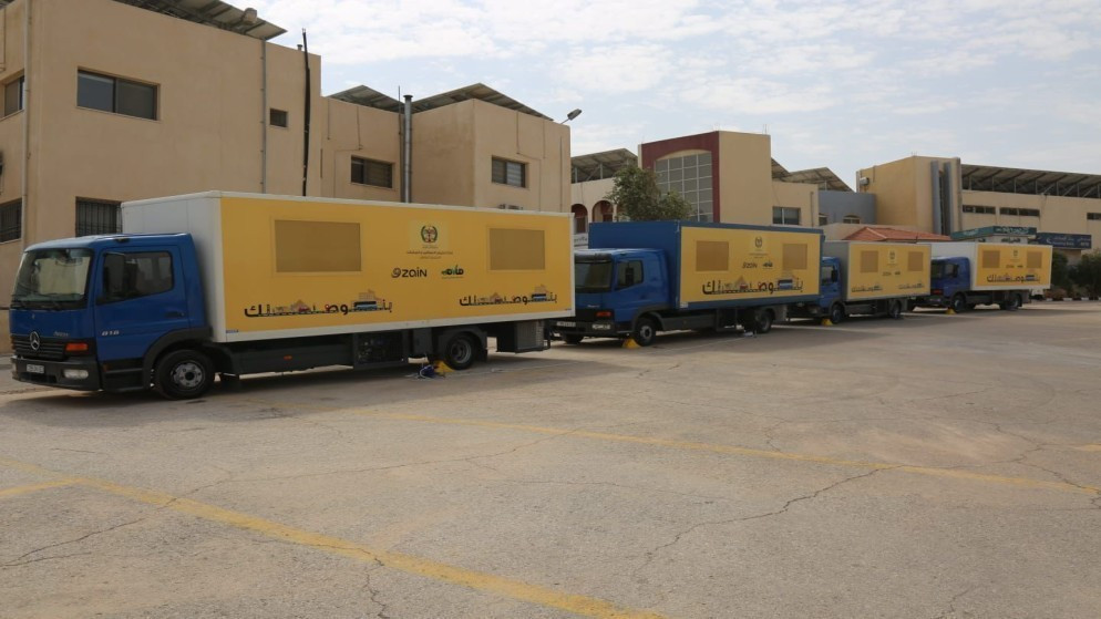 الترخيص المتنقل يصل الازرق والرصيفة لتسهيل خدمات السائقين