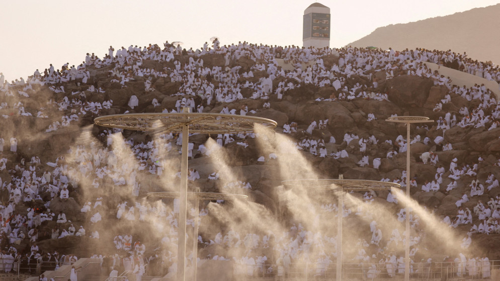 وزير الاوقاف يعلن انطلاق اولى قوافل الحجاج الاردنيين