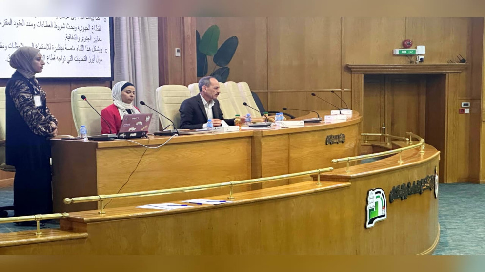 وزارة الاشغال تبحث تطوير قطاع اللوحات الاعلانية مع المستثمرين